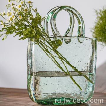 Украшенная стеклянная ваза